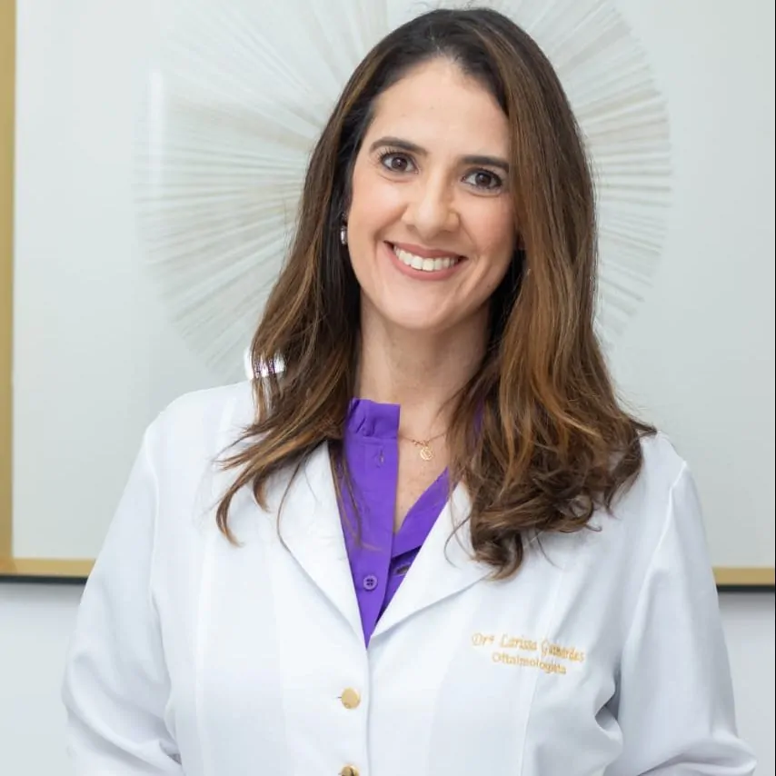 Dra. Larissa Guimarães de Araujo